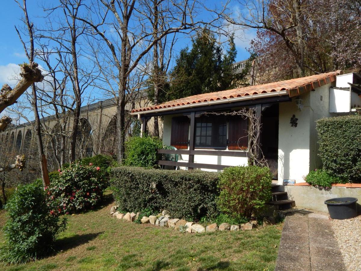 L'Isle-Jourdain  The Petite Chalet Chambre D'Hotes מראה חיצוני תמונה